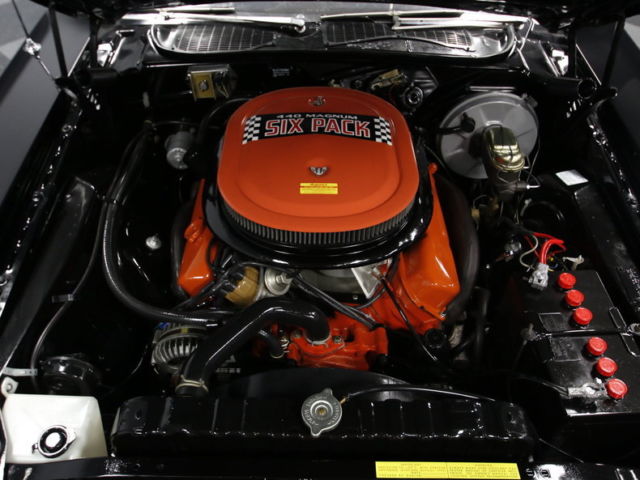 1970 Dodge Challenger 440 SIX-PACK R/T - photo 3