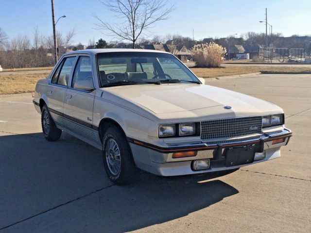1985 Cadillac Cimarron - photo 3