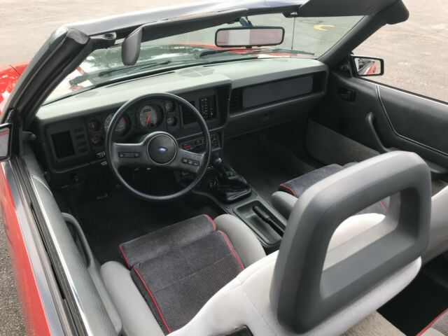 1986 Ford Mustang GT - photo 10