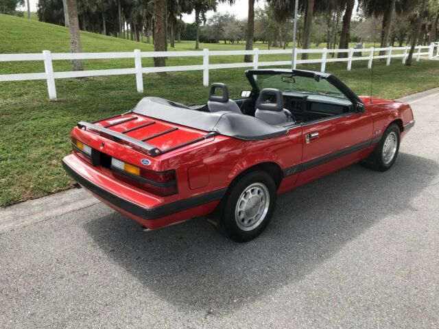 1986 Ford Mustang GT - photo 4