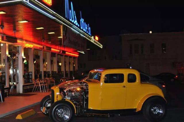 1932 Ford 5-Window Coupe - photo 2