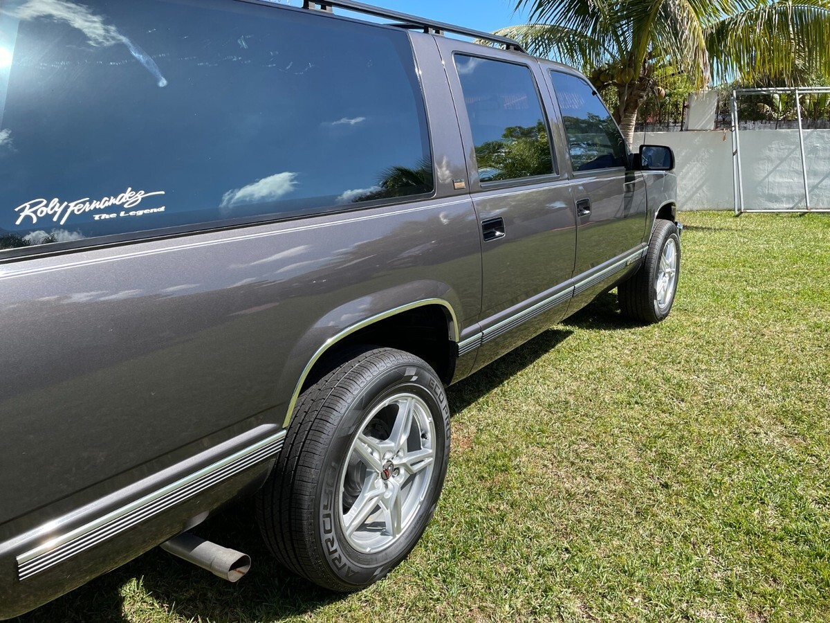 1992 Chevrolet Suburban Silverado - photo 2