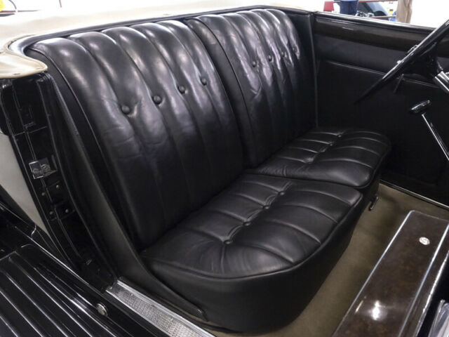 1932 Packard Deluxe Eight Roadster Coupe - photo 9