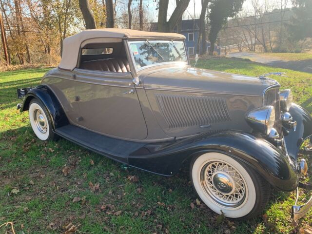 1933 Ford Deluxe - photo 2