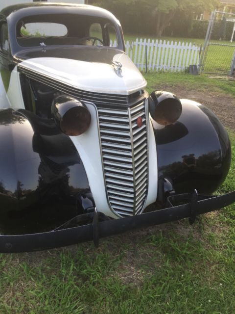 1937 Studebaker Dictator - photo 2
