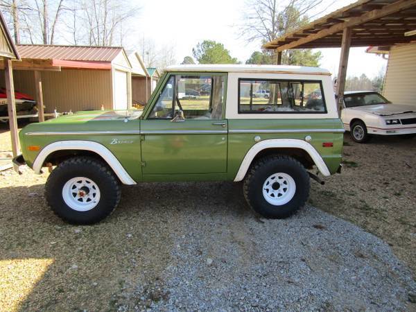 ANTIQUE 1973 FORD BRONCO 4X4 302 ENGINE 3 SPEED RUNS DRIVES GREAT HARD 2 FIND 1973 Ford Bronco