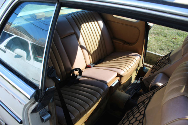 1984 Mercedes-Benz 300-Series 2 Door coupe - photo 12