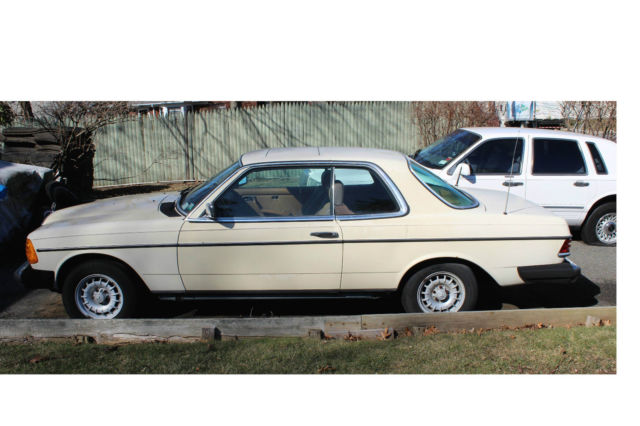 1984 Mercedes-Benz 300-Series 2 Door coupe - photo 4