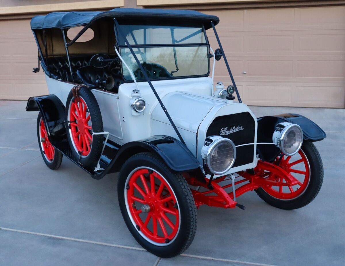 1913 Studebaker Model 25 - Ford T style nice as a Cadillac or Packard Barn Find - photo 2
