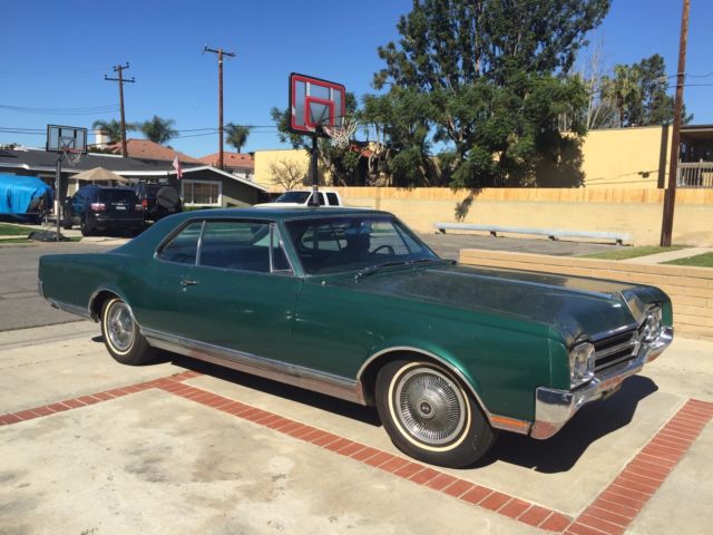 Antique Car - Oldsmobile Starfire 1965 1965 Oldsmobile Starfire