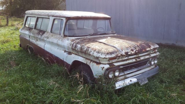 1960 Chevrolet Suburban - photo 2