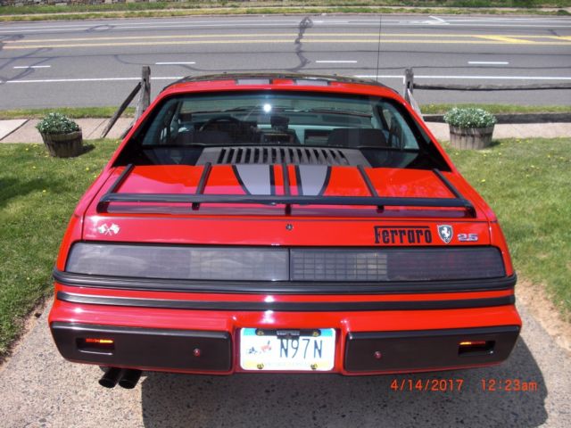 1984 Pontiac Fiero Custom SE - photo 3