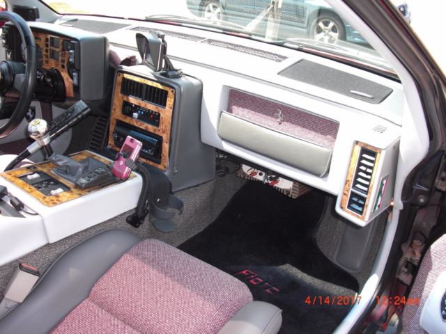 1984 Pontiac Fiero Custom SE - photo 9