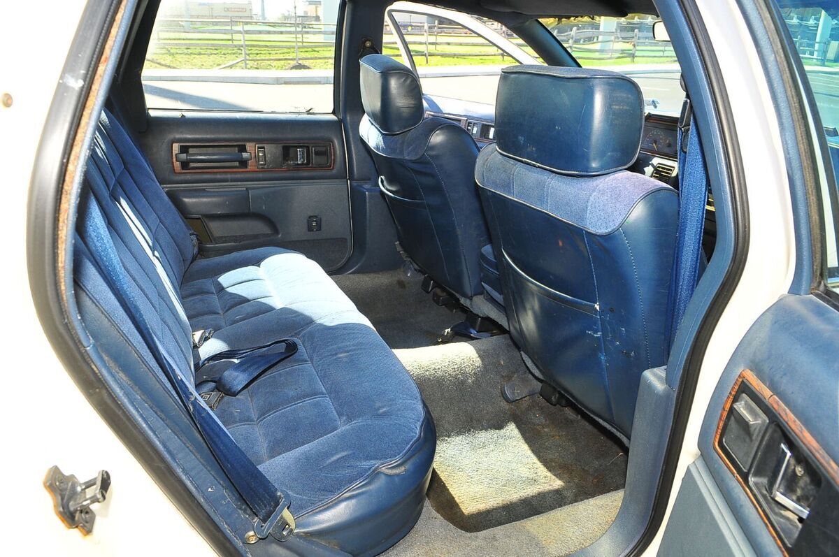 1991 Oldsmobile Custom Cruiser - photo 12