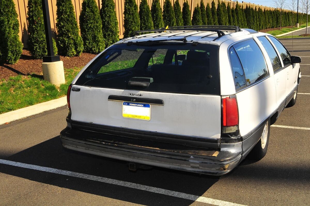 1991 Oldsmobile Custom Cruiser - photo 4