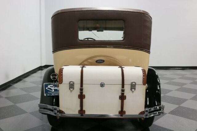 1928 Ford Model A Sedan - photo 12