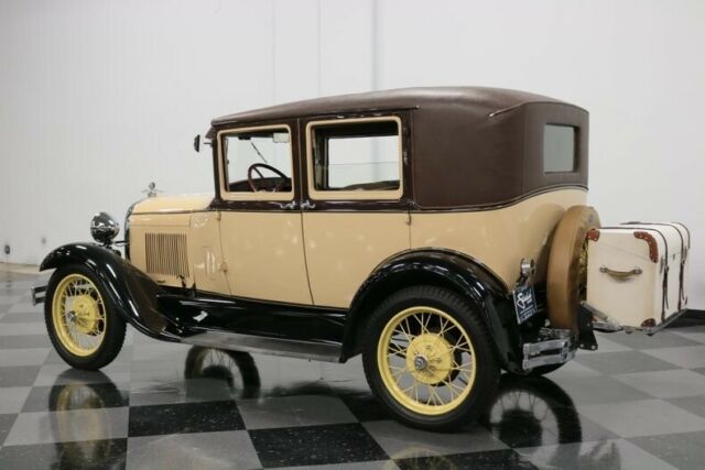 1928 Ford Model A Sedan - photo 9