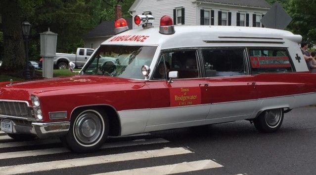 1968 Cadillac Ambulance 4 door - photo 2