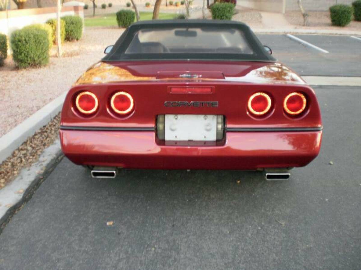 1987 Chevrolet Corvette Base 2dr Convertible - photo 10