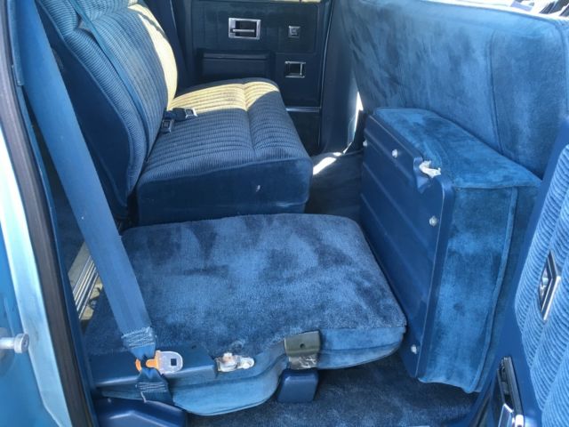 1990 GMC Suburban SLE - photo 10