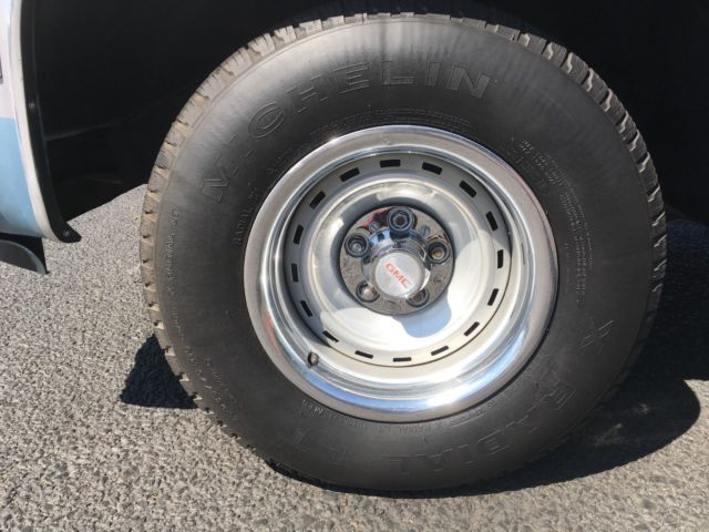 1990 GMC Suburban SLE - photo 4