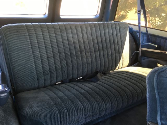 1990 GMC Suburban SLE - photo 9