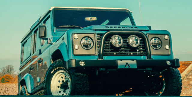 1985 Land Rover Defender Arkonik Built 110 - Frame-off restored / 850 Miles - photo 11