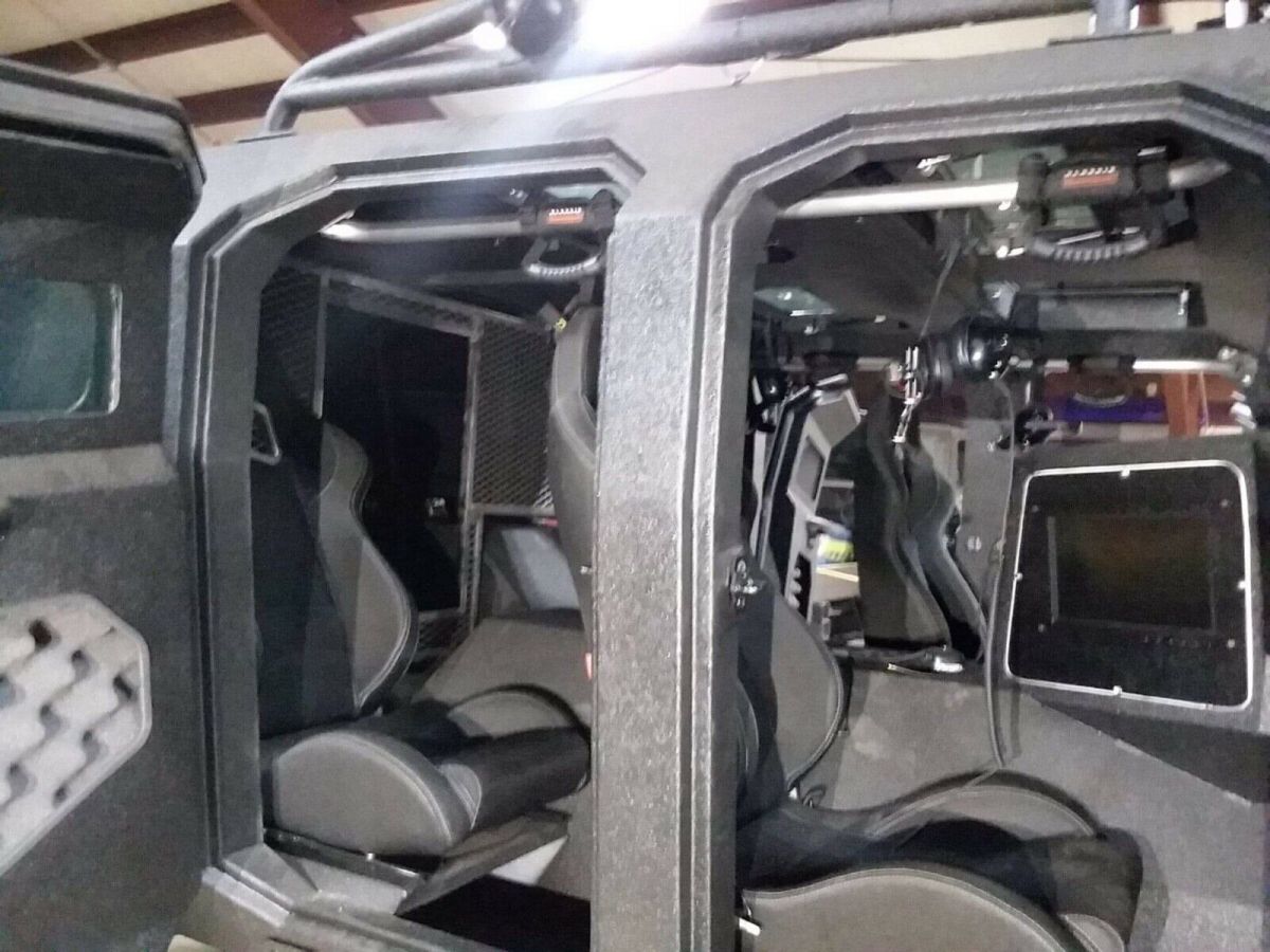 1900 Hummer H1 - photo 6