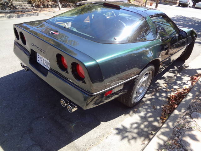 1990 Chevrolet Corvette Base Hatchback 2-Door - photo 3