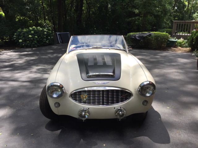 1959 Austin Healey 100-6 Louvered bonnet - photo 2
