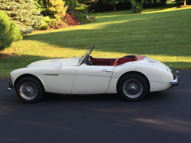 1962 Austin Healey 3000 BT-7 2x2 with operating electric overdrive - photo 3