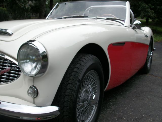 1960 Austin Healey 3000 White / Red - photo 10