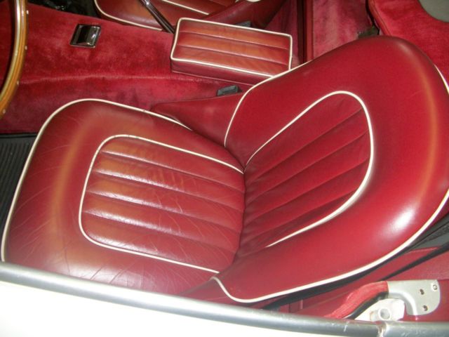 1960 Austin Healey 3000 White / Red - photo 12