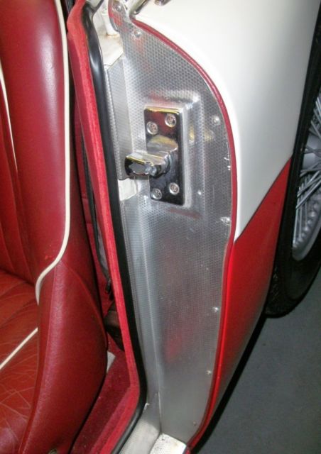 1960 Austin Healey 3000 White / Red - photo 13