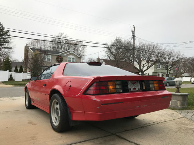 1986 Chevrolet Camaro Iroc-Z Coupe 2-Door - photo 2