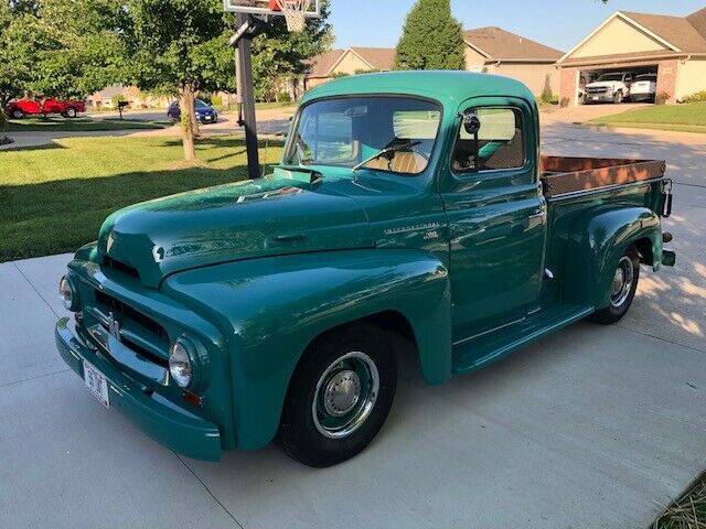 Automatic 700 R4 Overdrive with Shift Kit - MUST SEE THIS IH R100 1955 International Harvester R100 350 C.I. (300 HP) V8 w/ 4BBL