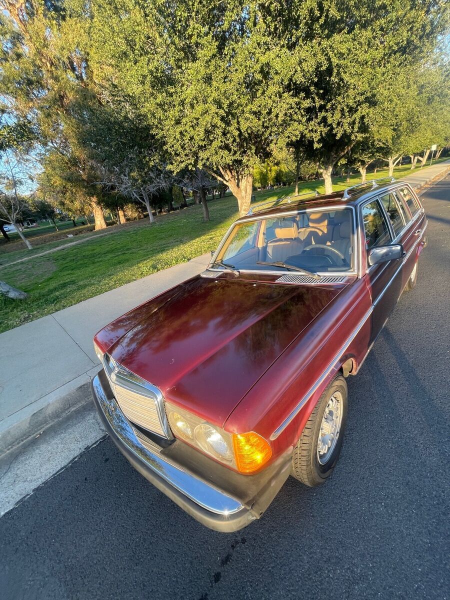 1982 Mercedes-Benz 300-Series - photo 2