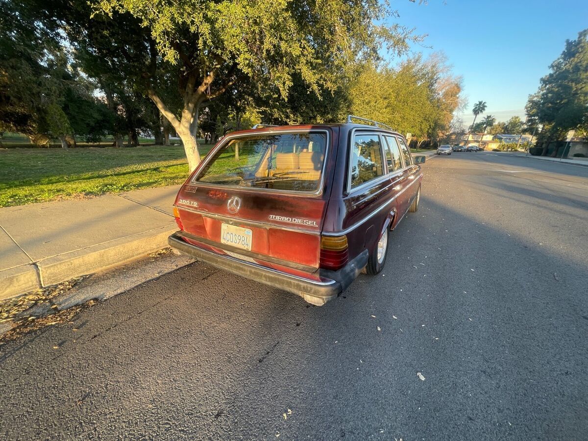1982 Mercedes-Benz 300-Series - photo 6