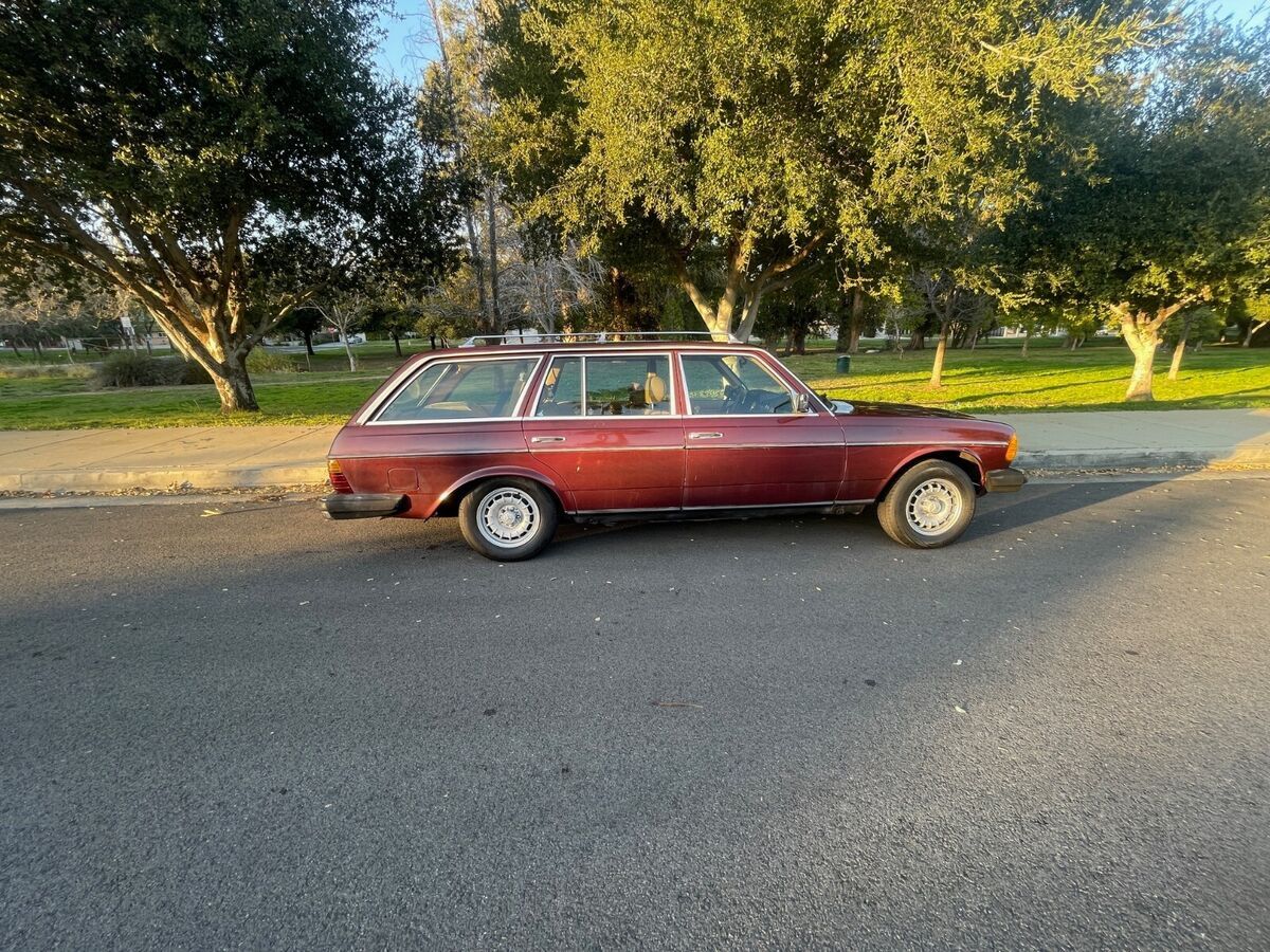 1982 Mercedes-Benz 300-Series - photo 8