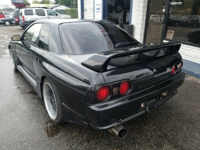 1991 Nissan GT-R R-32 - photo 2