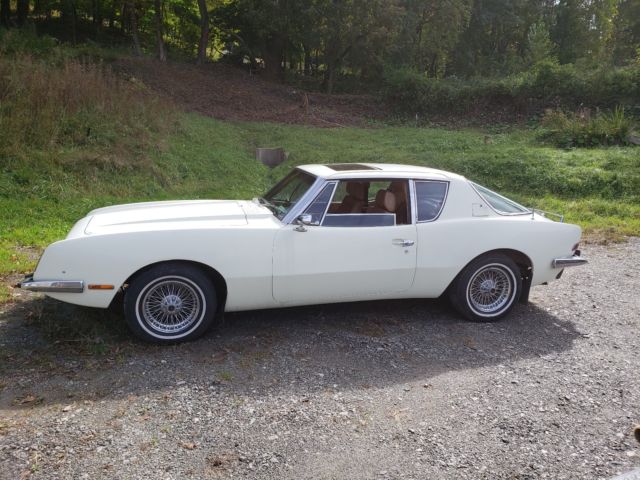 AVANTI II after Studebaker closed 1981 Studebaker Avanti Avanti II