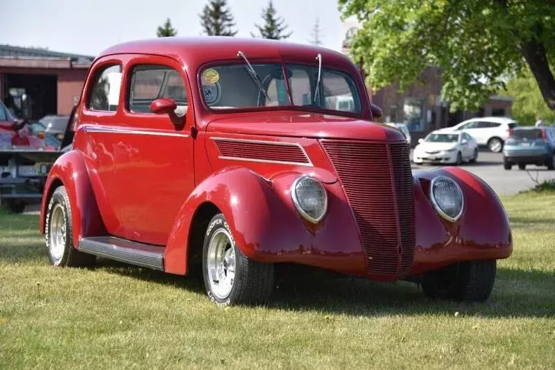 AWESOME 1937 FORD 2 DOOR SEDAN FLATBACK! 351 V8! Runs and Drives Strong! 1937 Ford Other