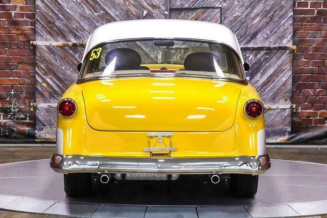 1953 Ford Fairlane Customline - photo 3