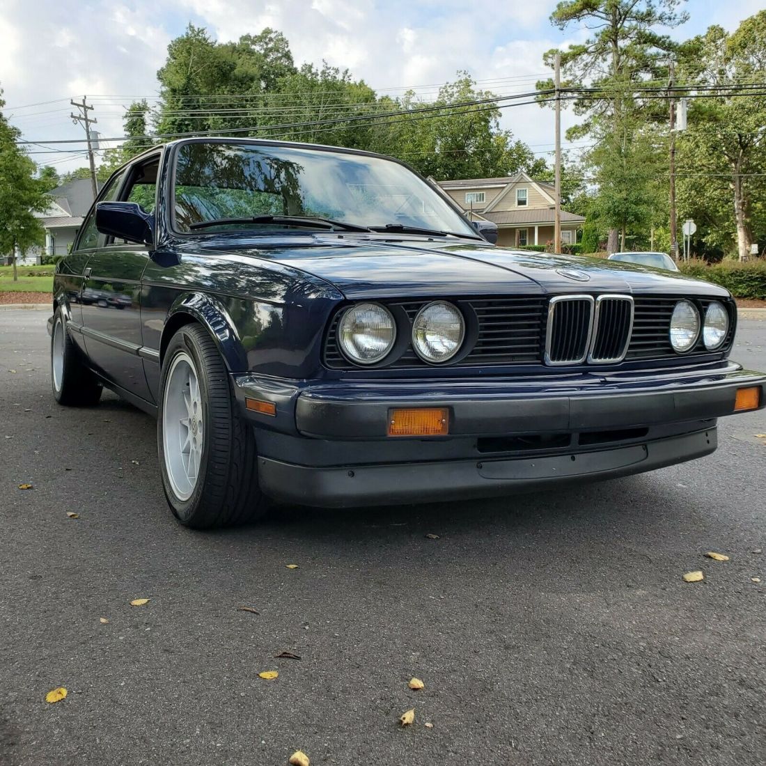 AWESOME E30 325e, FRESH RESTORATION, ZERO-RUST, PERFECT STANCE 1986 BMW 3-Series