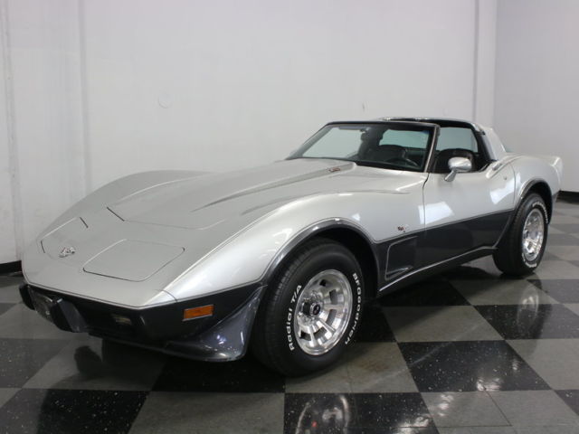 AWESOME EXAMPLE OF A 25TH ANNIVERSARY VETTE! BEAUTIFUL PAINT, L82, DOCS, 2 OWNER 1978 Chevrolet Corvette