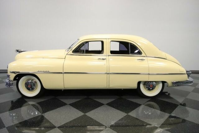 1950 Packard Eight Touring Sedan - photo 3