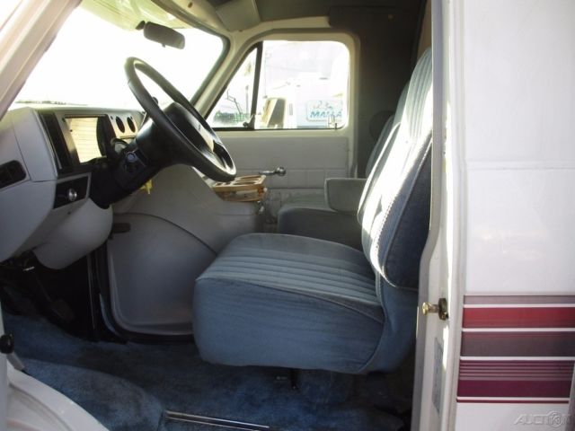 1994 Chevrolet Commercial Cutaway C30 - photo 10
