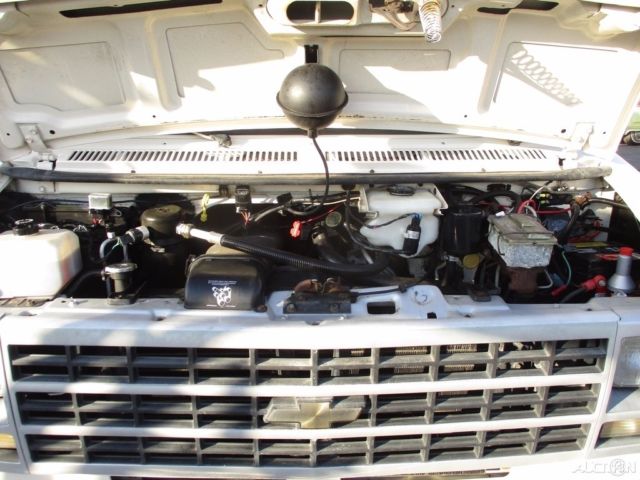 1994 Chevrolet Commercial Cutaway C30 - photo 8