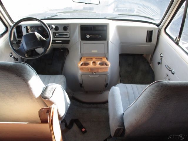 1994 Chevrolet Commercial Cutaway C30 - photo 10