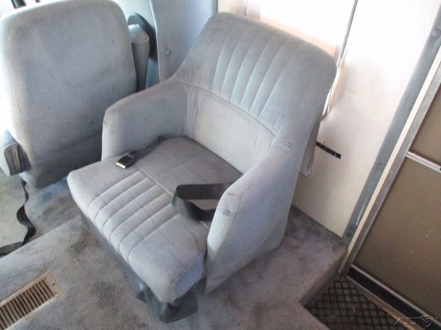 1994 Chevrolet Commercial Cutaway C30 - photo 12